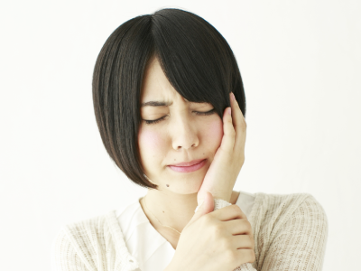 顎の痛みに悩まされる患者さま
